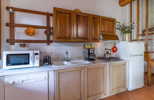 Casamaggiore Apartment | Madone 2, apartment in agriturismo. Pool, WiFi, tennis