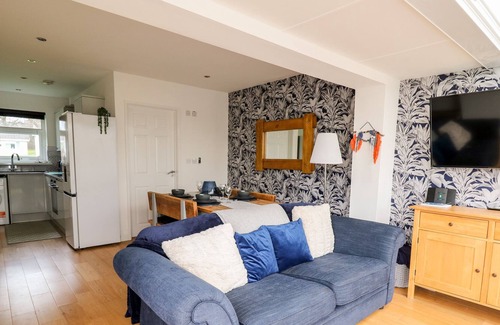 Ciliau-Aeron Cabin | MAES GLAS, pet friendly, with a garden in Ciliau Aeron