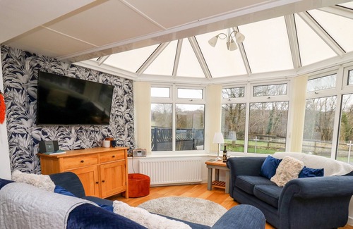 Ciliau-Aeron Cabin | MAES GLAS, pet friendly, with a garden in Ciliau Aeron
