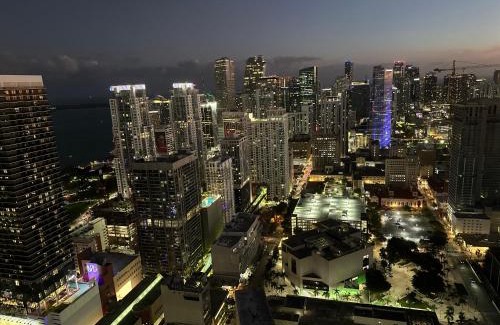 Downtown Miami Apartment | Magic Miami Penthouse Balcony with Insane Ocean & City Views Luxury Resort,Pool,Spa,Heart of Downtown