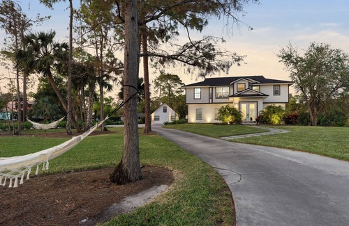 Naples House | Magical Naples Retreat – 5BR, Pool, Hot Tub & More!