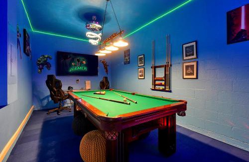 Trafalgar Village House | MagicalEverAfter Sleep17 HTD Pool Game Rm LakeView