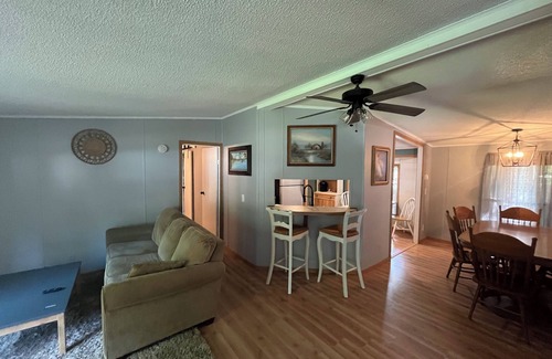 Sister Lakes House | Magician Lake Retreat! Renovated and a block away from Magician Lake!