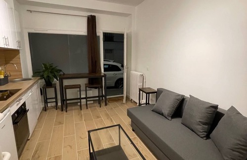 Necker Apartment | Maginfique Mathurin Metro Volontaire apartment