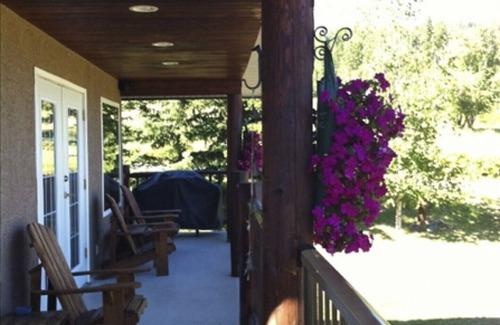 Magna bay Cottage | Magna Bay Cottage. Located in Beautiful Magna Bay, B.C. Canada on Shuswap lake.