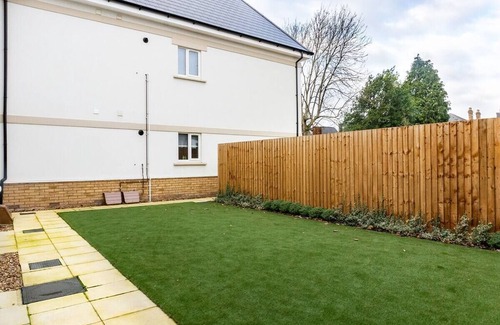 Runnymede Apartment | Magna House - Luxury Studio Flat 11