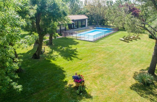 Saint-Georges-des-Coteaux House | Magnificent family estate in the heart of Saintonge sleeps up to 23