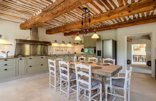 Saint-Saturnin-les-Apt Other | Magnifique Bastide de 8 Chambres, Piscine Chauffée, Gym, vue Imprenable