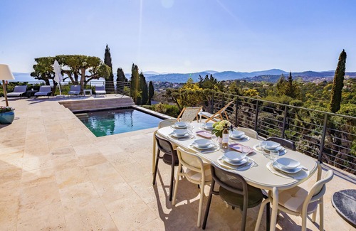 Les Issambres Villa | Magnificent air-conditioned villa with heated pool, sea view, parking