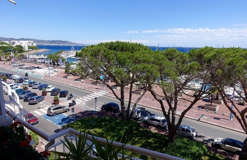 Mandelieu-la-Napoule Beach Apartment | MAGNIFICENT SEAFRONT Studio