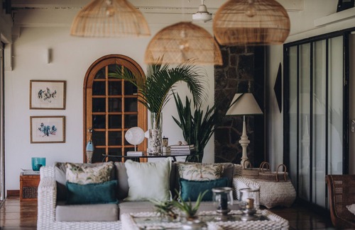 Calodyne Villa | Magnificent secured villa overlooking lagoon 5 minutes from the beach Private pool salt