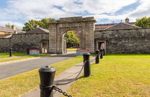 Ballsbridge Apartment | Magnificent 2 Bedroom Flat in Historic Army Barracks