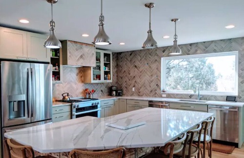 Four Corners House | Magnificent 9 bedroom home near Bozeman with private Gallatin River access