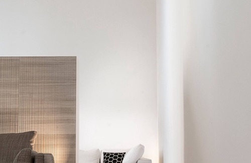 Rome City Centre Apartment | Magnificent apartment in XVI century building.