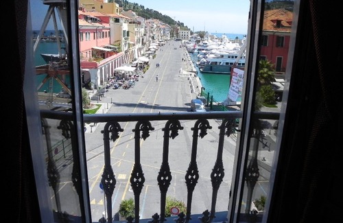 Imperia Apartment | MAGNIFICENT APARTMENT ON THE PORT