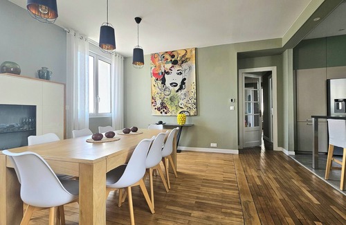 Royan Apartment | Magnificent apt, 6 pers, elevator Royan center, and beach on foot