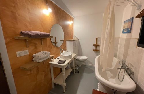 Grimaud Ski Chalet | Magnificent chalet in the heart of nature for 4 people.