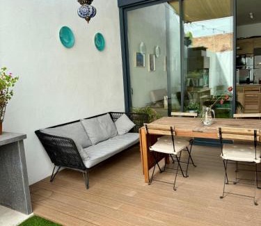 Badalona House | Magnificent CR with pool