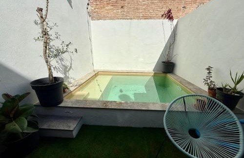 Badalona House | Magnificent CR with pool