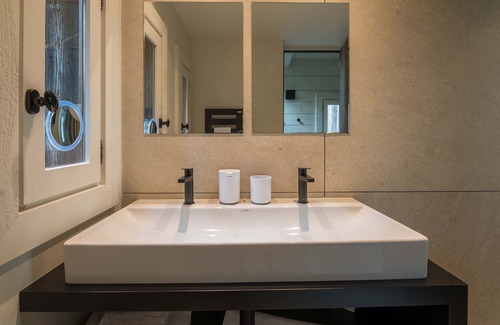 Pinarellu Cabin | Magnificent independent luxury suite with all the comforts of the Treehouse type.