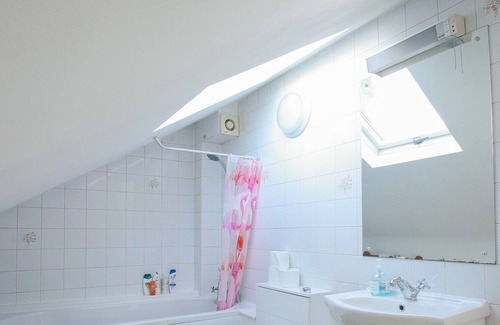 Little Venice Apartment | Magnificent Maida Vale 1bd apt for 3