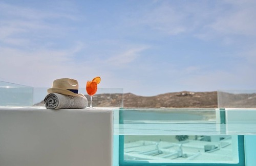 Elia Villa | Magnificent Mykonos Suite | Deluxe Suite with Private Pool and Sea View | Elia