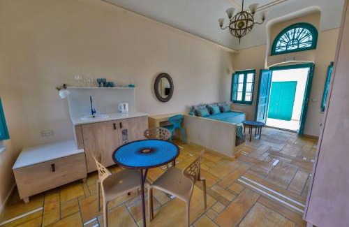 Oia Villa | Magnificent Santorini Villa 3 Bedrooms Villa Royal Beautiful Caldera View With 2 Outdoor Hot Tubs Oia