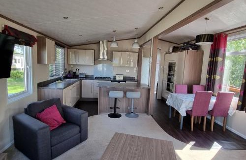 Prestonpans House | Magnificent sea view lodge
