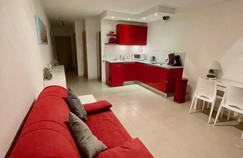 Palavas-les-Flots Apartment | -Magnificent T2 classified 4 * in front of the sea 1st line direct access beach in PALAVAS