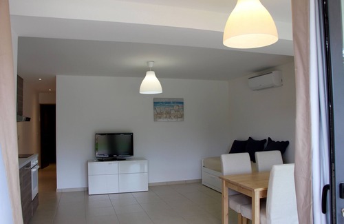 Vetricella Apartment | Magnificent T2 rental adjoining ground floor villa, private garden, 1.5km from the beaches