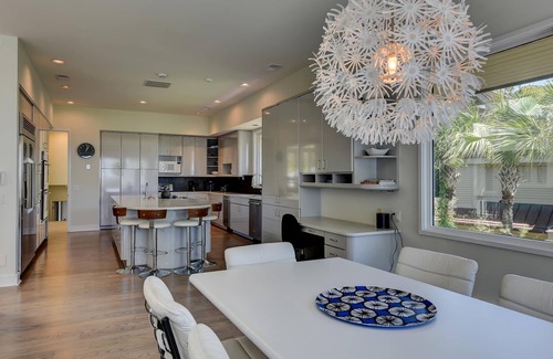 Sea Pines House | Magnificent & Spacious 6-Bdrm home w/Private Pool, just steps from Beach