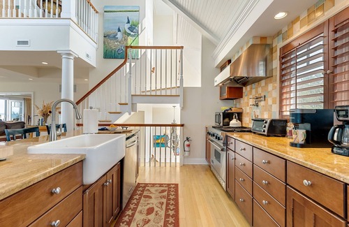 Villas House | Magnificient Luxurious Home with Built-in Pool on the Beach
