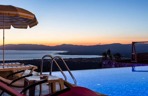 Orhangazi Villa | Magnificient Stone House with Private Pool and Jacuzzi in Iznik, Bursa