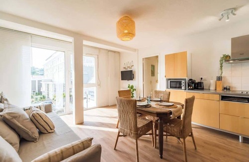 Perros-Guirec Apartment | Magnifique appartement, plage de Trestraou
