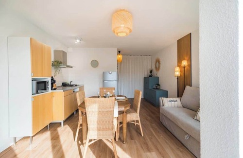 Perros-Guirec Apartment | Magnifique appartement, plage de Trestraou