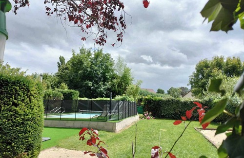Rully Cottage | Magnifique Maison 8/10 Personnes à Rully. Piscine Privée. Terrain de Boule