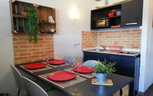 Font-Romeu-Odeillo-Via Apartment | Magnifique Studio Cosy Style Campagne avec une belle terrasse plein sud vue sur la chaîne des Pyrénées - A quelques minutes du centre ville et du télécabine