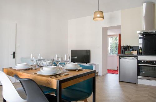 Rochefort Apartment | Magnifique T2 classé trois étoiles, hypercentre Rochefort, arrivée autonome