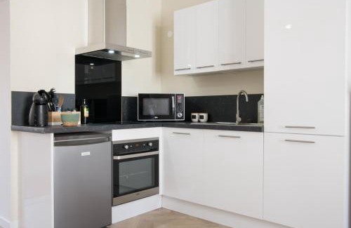 Rochefort Apartment | Magnifique T2 classé trois étoiles, hypercentre Rochefort, arrivée autonome