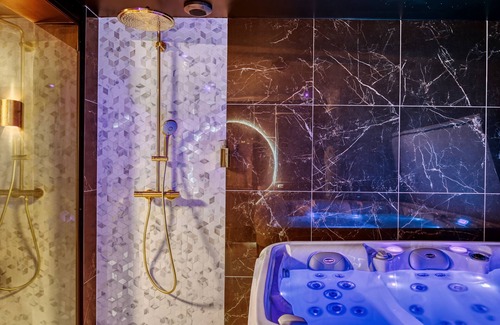 Saint-Cyr-l'Ecole House | Magnifique Villa Avec Jacuzzi à 15mn de Paris
