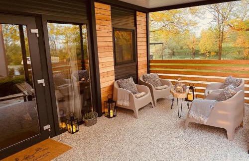 Metlika House | MAGNOLIA HOUSE by the RIVER