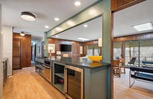 Logan House | MAGNOLIA TRACE Lakefront Bliss: Rustic Stone Cottage Retreat on 5 Ac- Fiber WiFi