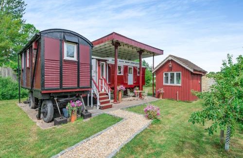 Thistley Green House | Mahalia