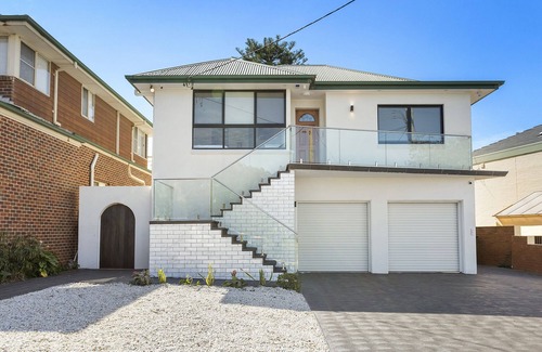Bulli Apartment | Mahalo Salt Studio - 150m to Sandon Point beach