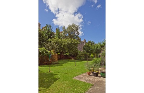 Marchmont Apartment | Main Door Apartment in an enviable location