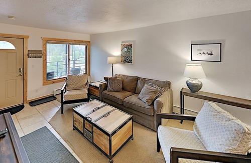 Historic District Condo | Main Street Suite w/Beautiful View of Tenmile Range, Free WiFi - Walk to Gondola