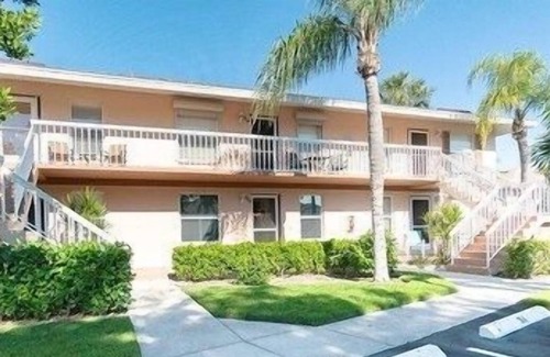 Hammock Bay Condo | Mainsail (2-Bedroom Condo) with Pool by RedAwning