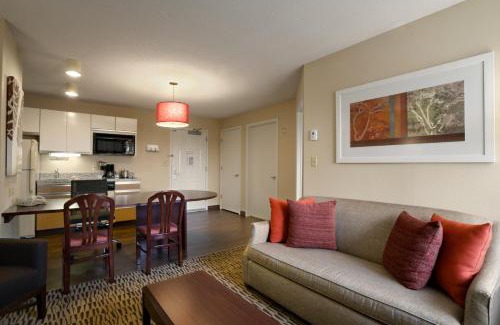 Blue Ash Hotel | MainStay Suites Cincinnati Blue Ash