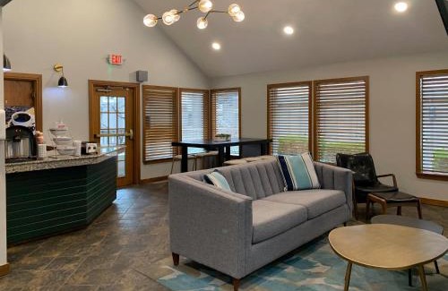 Springfield Hotel | MainStay Suites Springfield South - Battlefield Rd