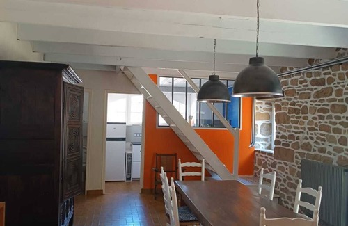 Plouneour-Trez House | Maison Dans Propriété Arborée, à 800m de la Plage